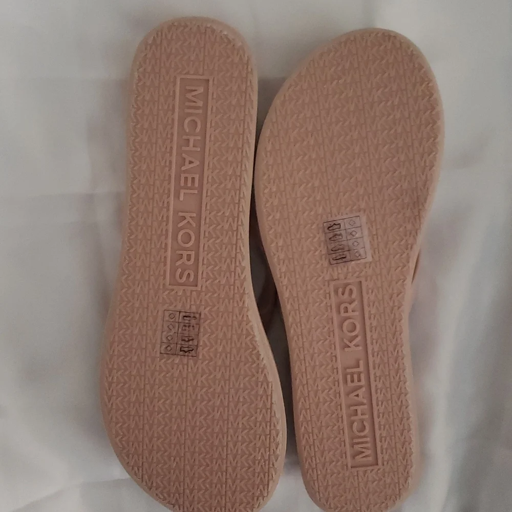Michael Kors Womens Bedford Platform FlipFlops - Picture 3 of 4